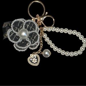 Black and Gold Floral Keychain